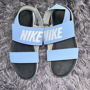 Women’s Blue Nike Sandal Size 9